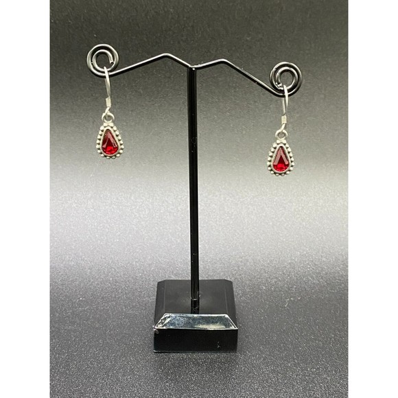 Silver Tone and Red Faceted Glass Earrings VINTAGE - Picture 2 of 5
